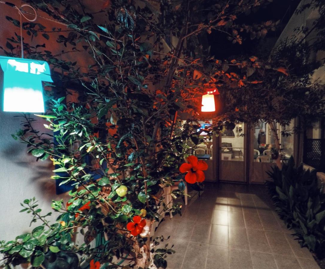 Miss Hotel Karya Oren  Esterno foto